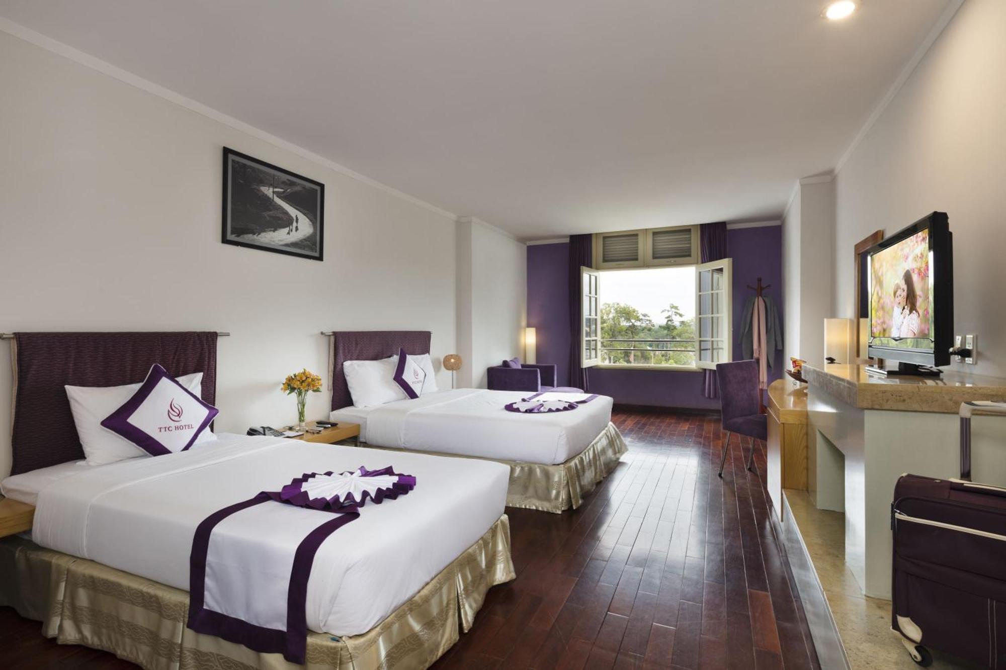 Ttc Hotel - Ngoc Lan Dalat Bagian luar foto