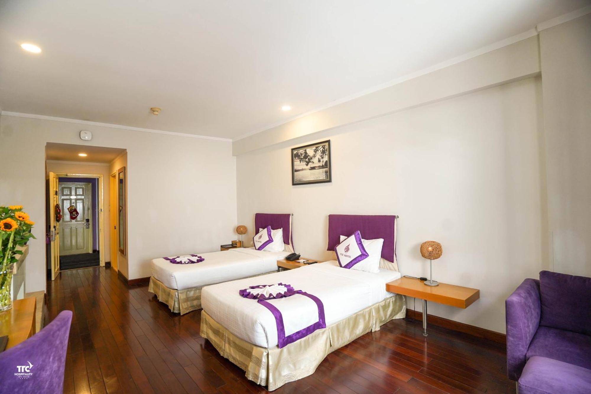 Ttc Hotel - Ngoc Lan Dalat Bagian luar foto